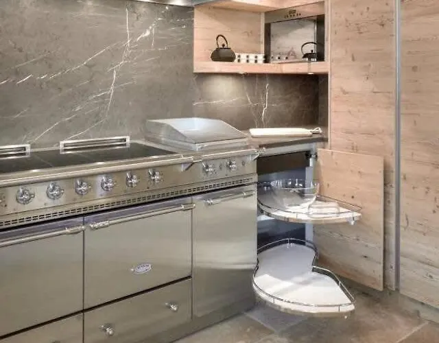 Super Luxury Serviced Next To Gstaad Rougemont