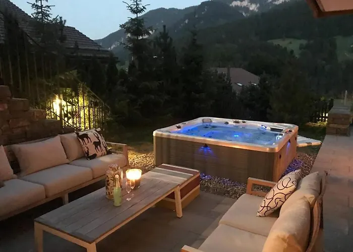 Super Luxury Serviced Next To Gstaad Apartment